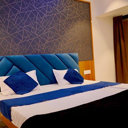 Hotel Madhuban Aurangabad  Exteriör bild