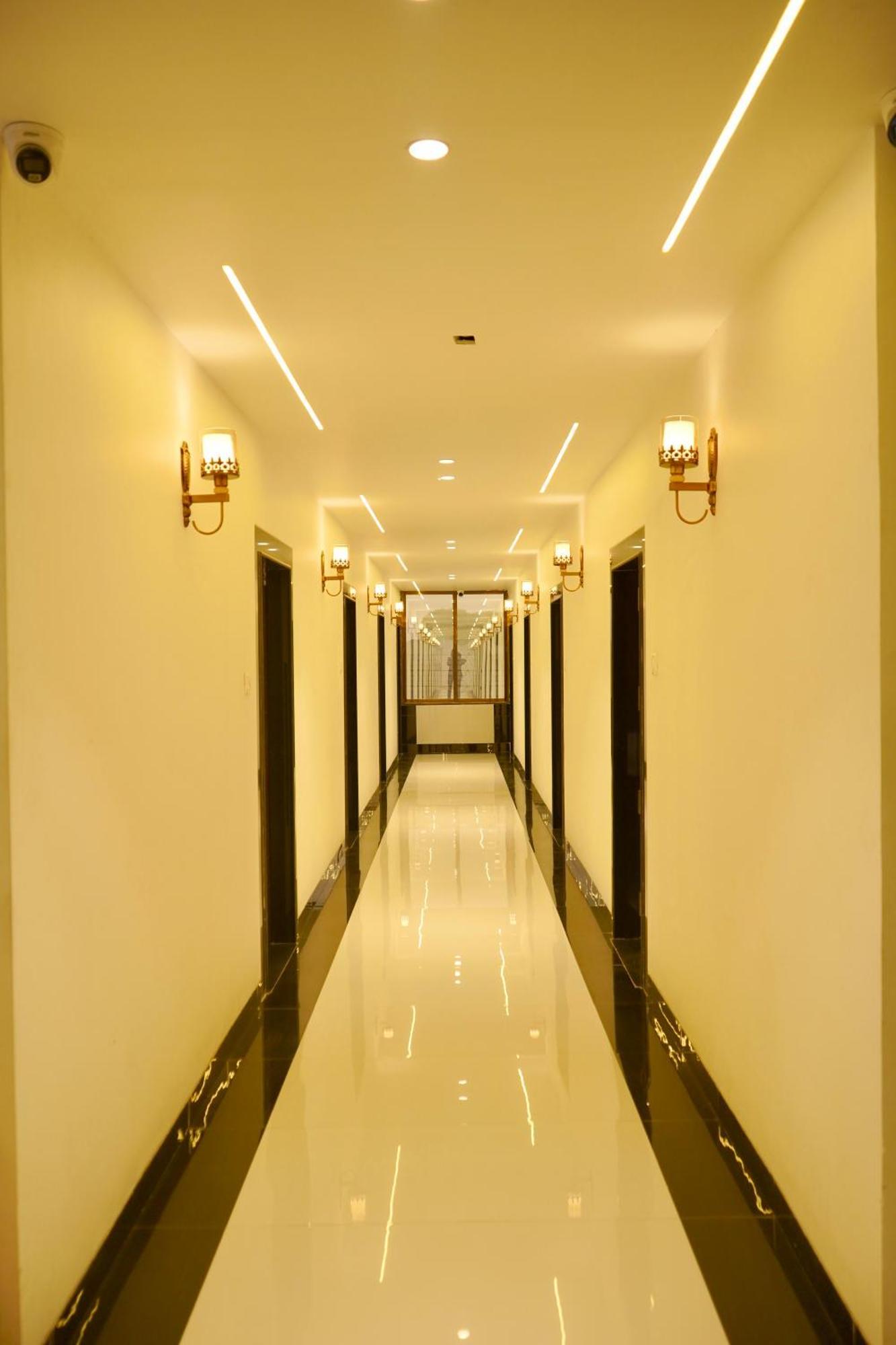 Hotel Madhuban Aurangabad  Exteriör bild