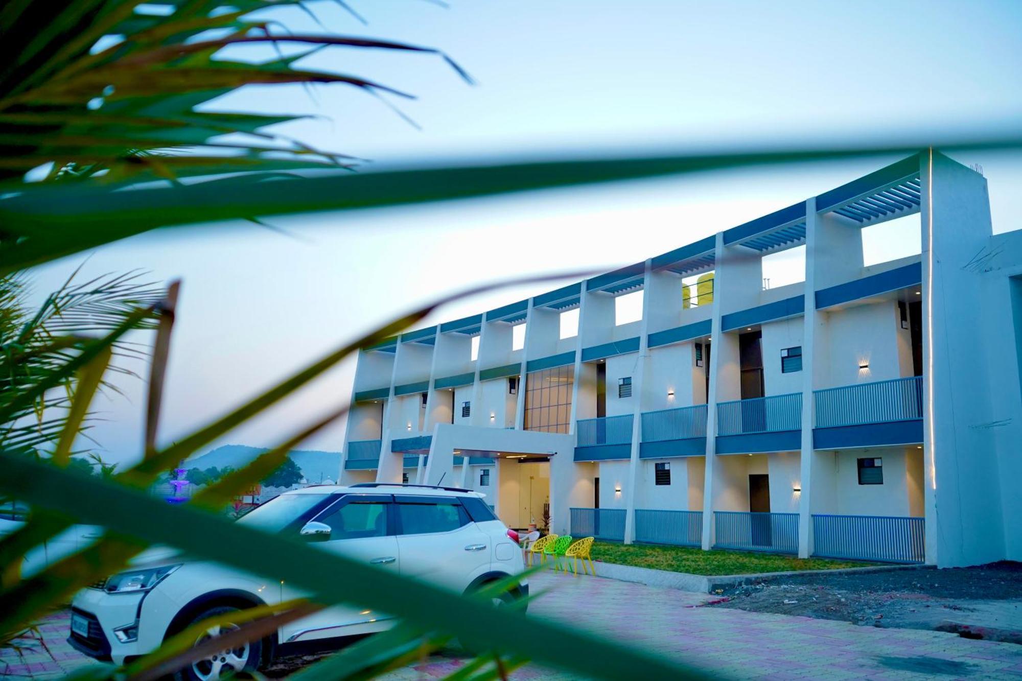 Hotel Madhuban Aurangabad  Exteriör bild