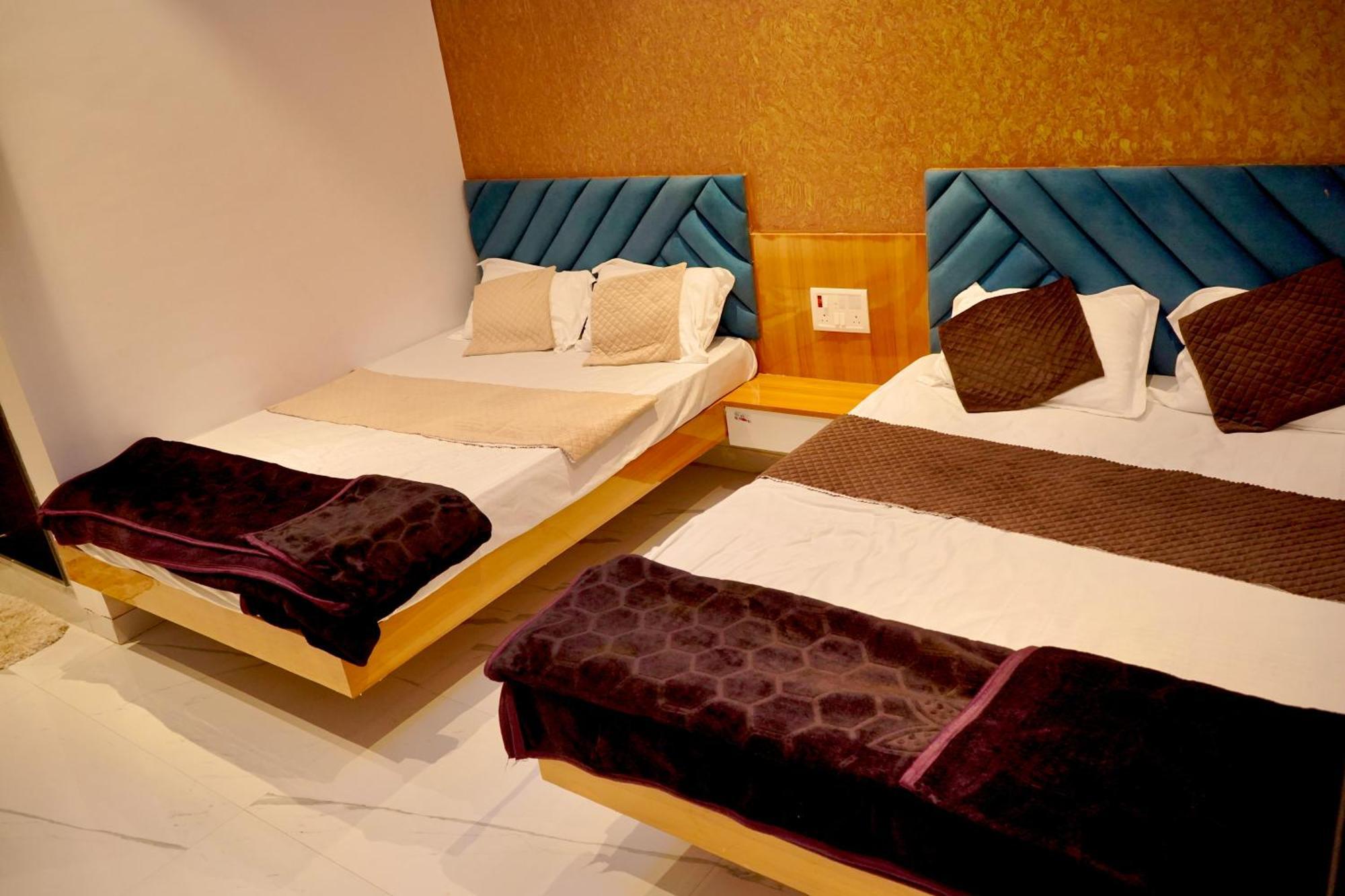 Hotel Madhuban Aurangabad  Exteriör bild